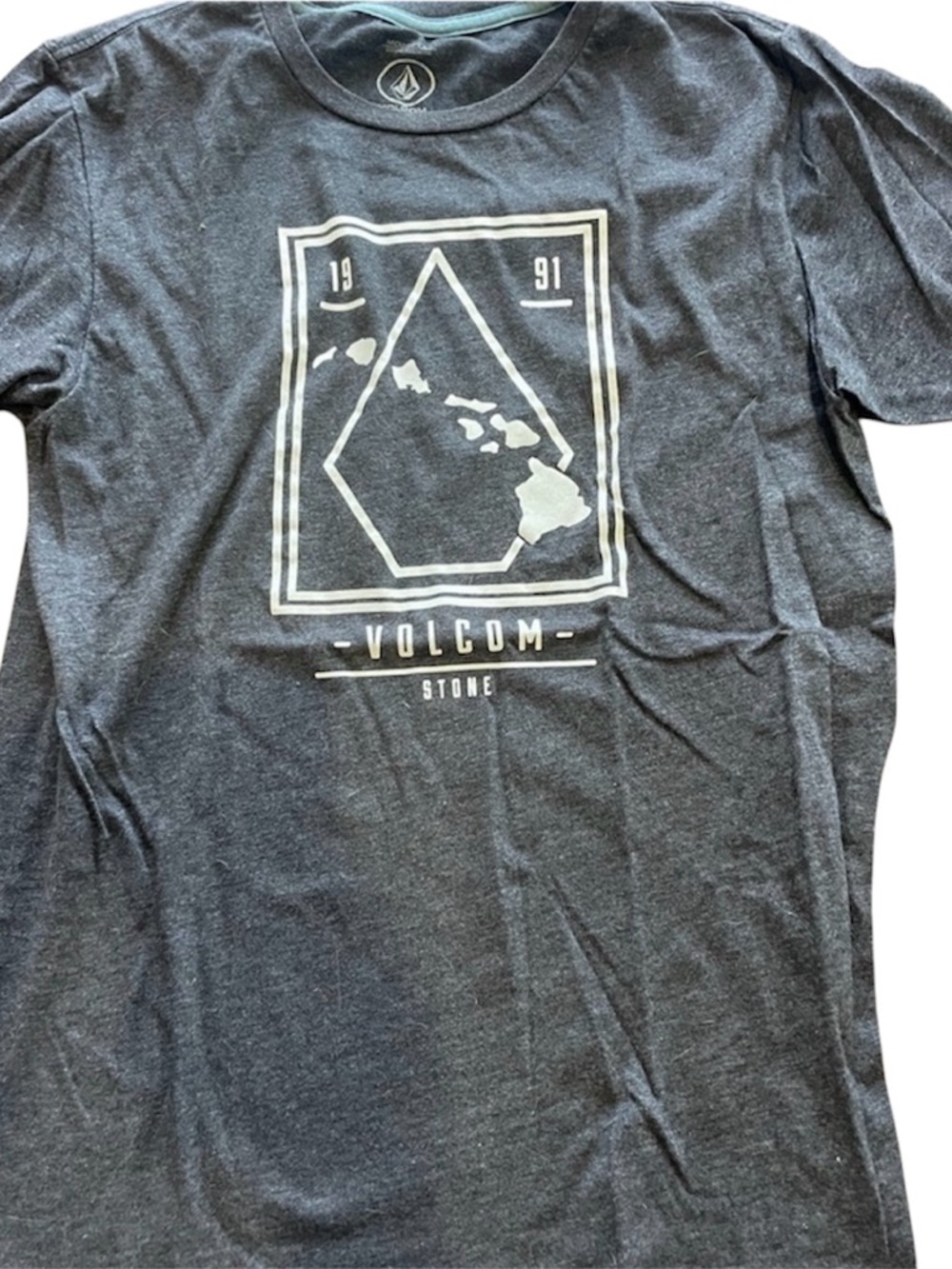 Volcom Surf Youth XL Tee Rare Hawaiian Island, Ironed Ready 2 Go! T-shirts 3/$15